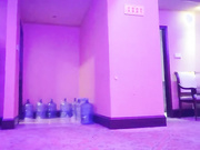 1500元搞了位身材颜值很不错的按摩女技师,貌似偷吃药了怎么操都不射